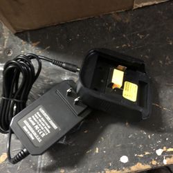 MAKITA CHARGER 18v
