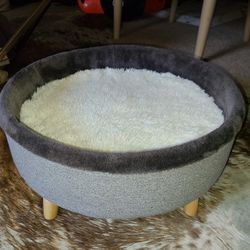 Elevated Small PET Bed
