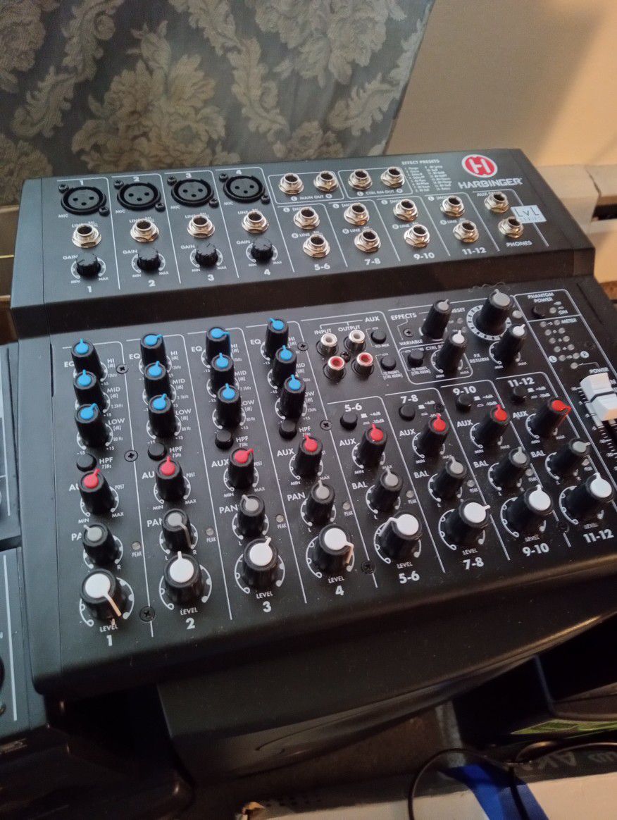 (Studio Equipment) Harbinger 12 Channel Compact Mixer 