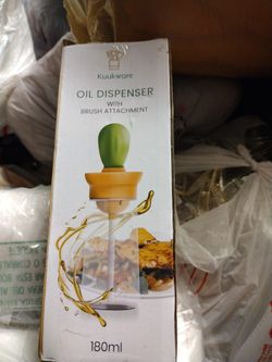 Oil Dispenser With Brush 