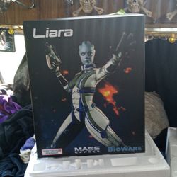 Liara GamingHeads Mass Effect3  Statue BioWare