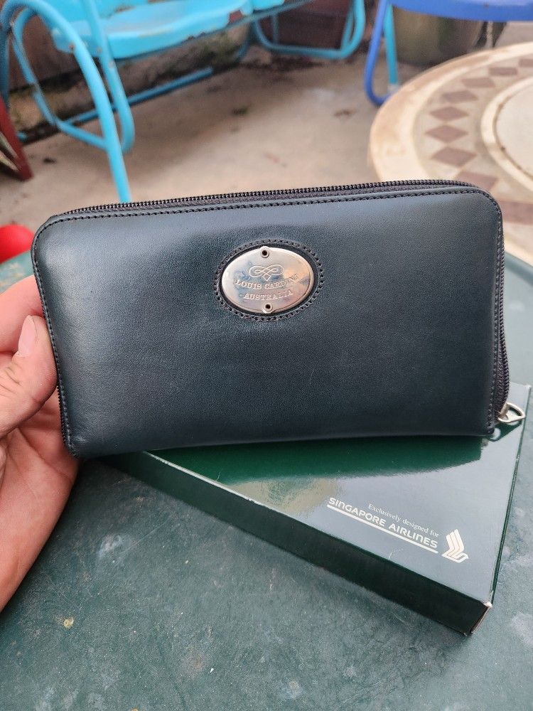 Dark Green Louis Cardini Australian Leather Zipper Wallet Singapore Airlines