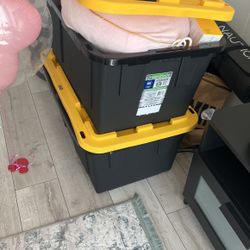 Two Full Bins Of Clothes From 0-9montgs 