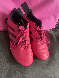 Soccer cleats