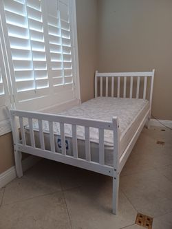 Solid sturdy wood twin bedframe