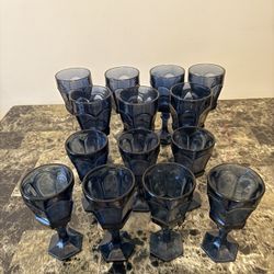 Glass Vintage Cup Set