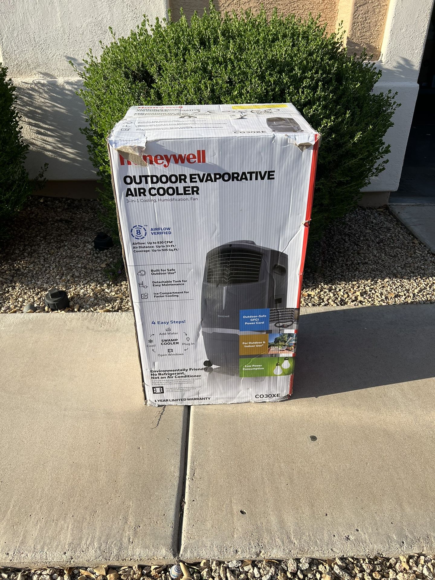 Honeywell 830-CFM 3-Speed Indoor/Outdoor Portable Evaporative Cooler for 505-sq ft (Motor Included)