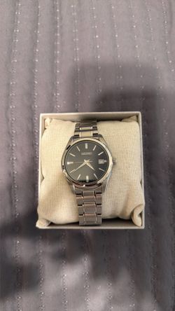 Men’s seiko navy dial watch stainless steel