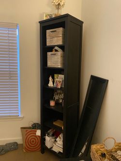 Standing shelf