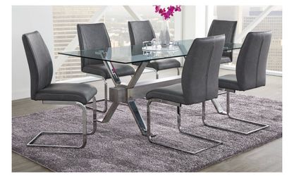 Rooms To Go 7-Pc Modern Glass Dining Set (Cat Scratches on Chairs)