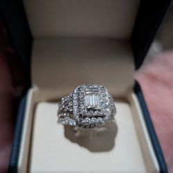 14 K White Gold Diamond Ring 