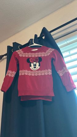 Christmas Minnie Mouse sweater / suéter navideño de Minnie Mouse