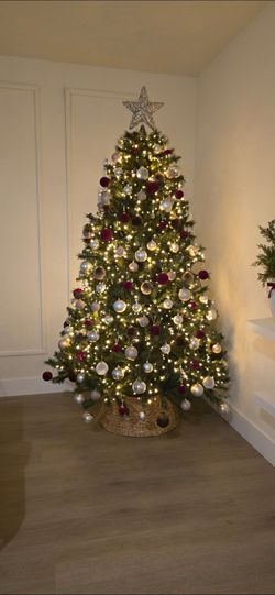 Arbol de navidad 7.5 ft con decoración