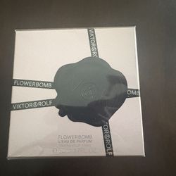 Viktor And Rolf Flower Bomb L’ Eau De Parfum 
