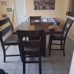 BEAUTIFUL DINING ROOM TABLE 🍽 