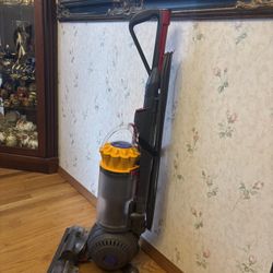 Dyson Ball Upright Cleaner Vacuum 