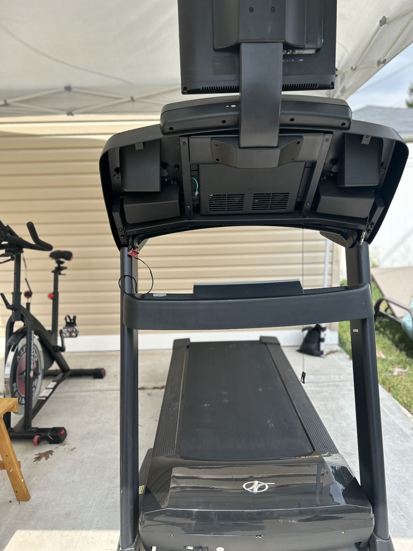 Treadmill 