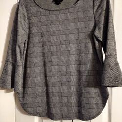 IZ Byer women's medium grey bell sleeve top 