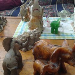 Glass Elephant Decor 