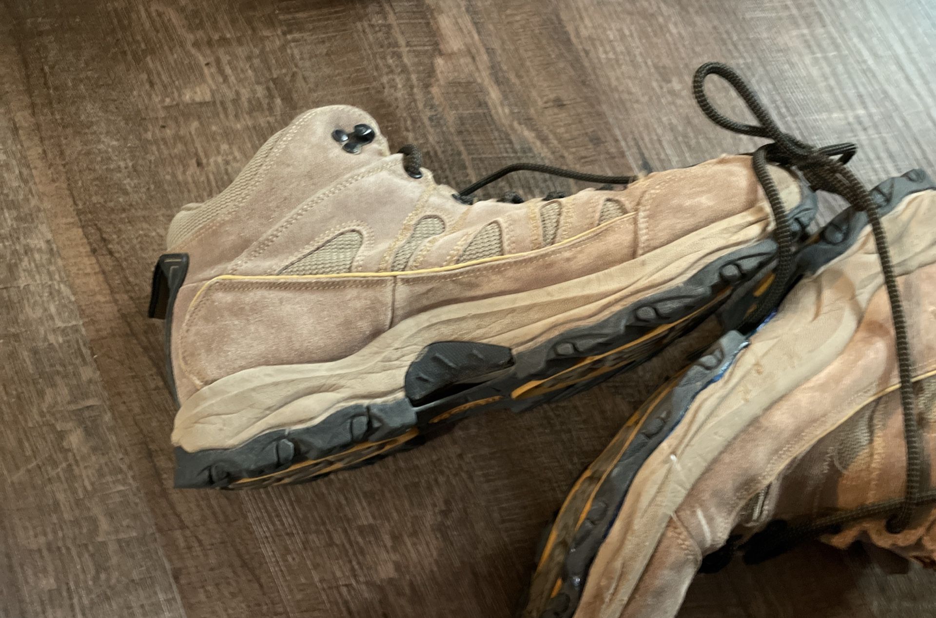 Mens Hiking Boots