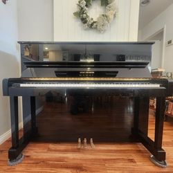 Kawai BS-1A Ebony Polish Upright Piano