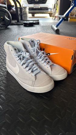 USED  Nike Blazer Mid ‘77 Grey Suede GS size 6.5Y