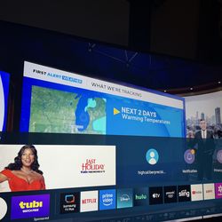 SAMSUNG UHD CLEAR 4K 43”