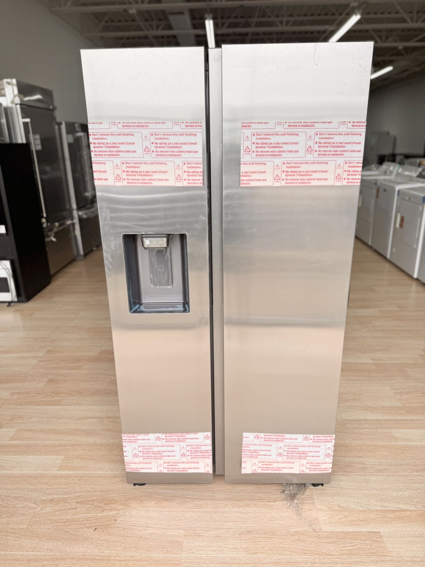 New Samsung - 27.4 cu. ft. Side-by-Side Refrigerator with Large Capacity - Stainless steel Model: RS27T5200SR