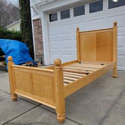 Complete Twin Size Wooden Bed