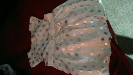 Beautiful little dress.