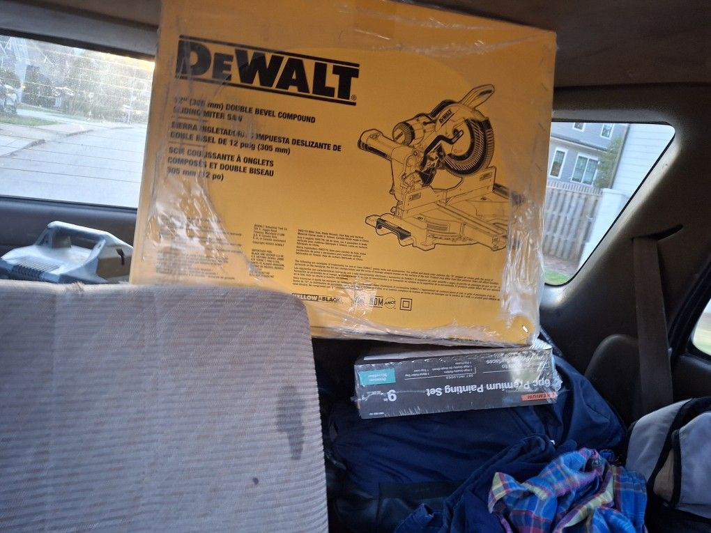 Dewalt Double Bevel Sliding Compound Miter Saw