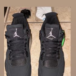 Black Cat Jordan 4