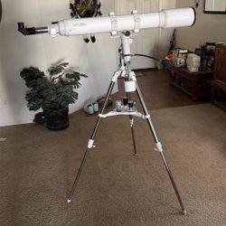 Telescope: Explore Scientific 102mm Doublet Refractor With EXOS EQ Nano Mount