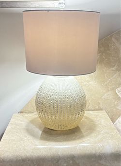 Lovely pair (2) table lamps