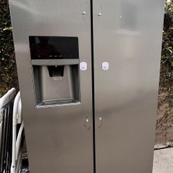 Frigidaire Refrigerator 