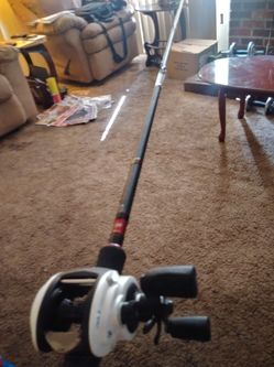 NEVER USED!! Bait casting setup