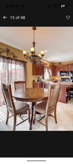 Kitchen table w/ leaf & 6 chairs