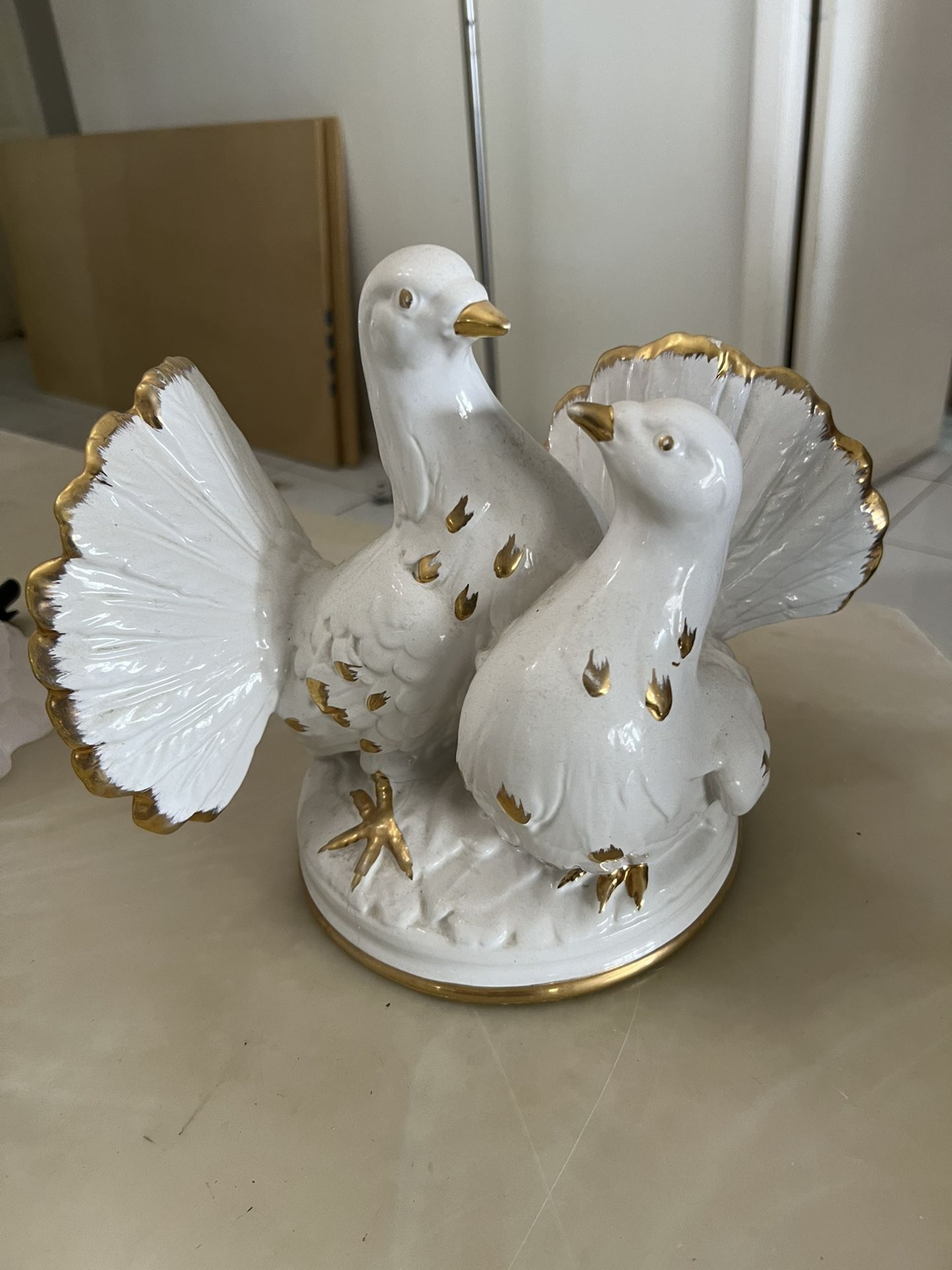 Pareja De palomas Blancas Con Dorado De Porcelana 70.00