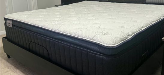 ⚡️FLASH SALE!⚡️Brand new king size pillowtop mattress and boxsprings