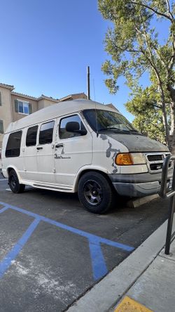 Dodge Ram Van 