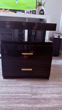 LED nightstand / Mesa de noche