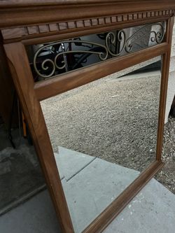Solid Wood Vanity Mirror!! Not Free!! Make Me An Offer!!!