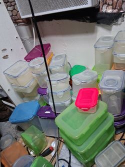 Tupperware bowls