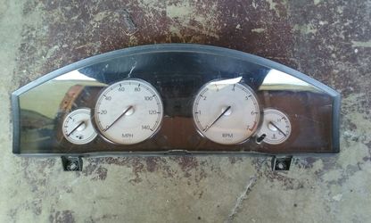 2006 Chrysler 300 cluster not sure how many miles...