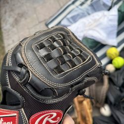 Baseball Gloves. Nice Quality. Variable Prices. 
