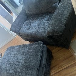Oversize Chair With Ottoman