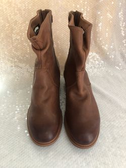 New Timberland boots for women’s sz 6