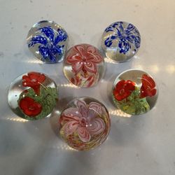Vintage Art Glass Globe Paperweight  Flowers Lot