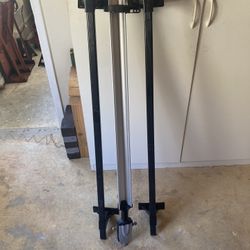 Thule Square Bar Roof Rack With a Bike Tray Carrier 