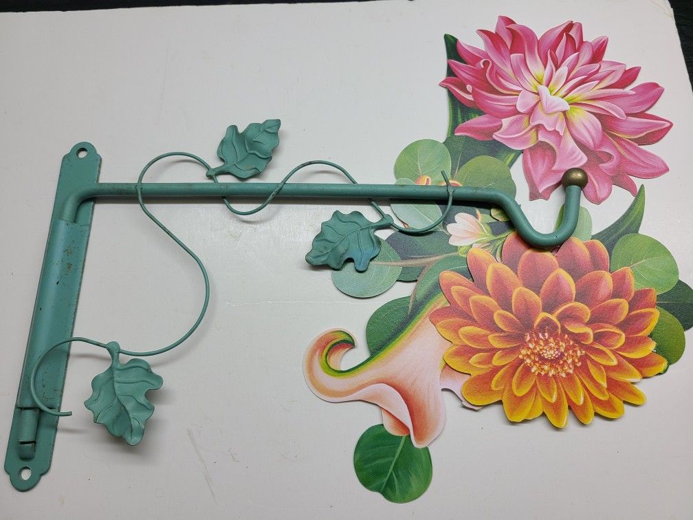 PLANT HANGER DECORATION